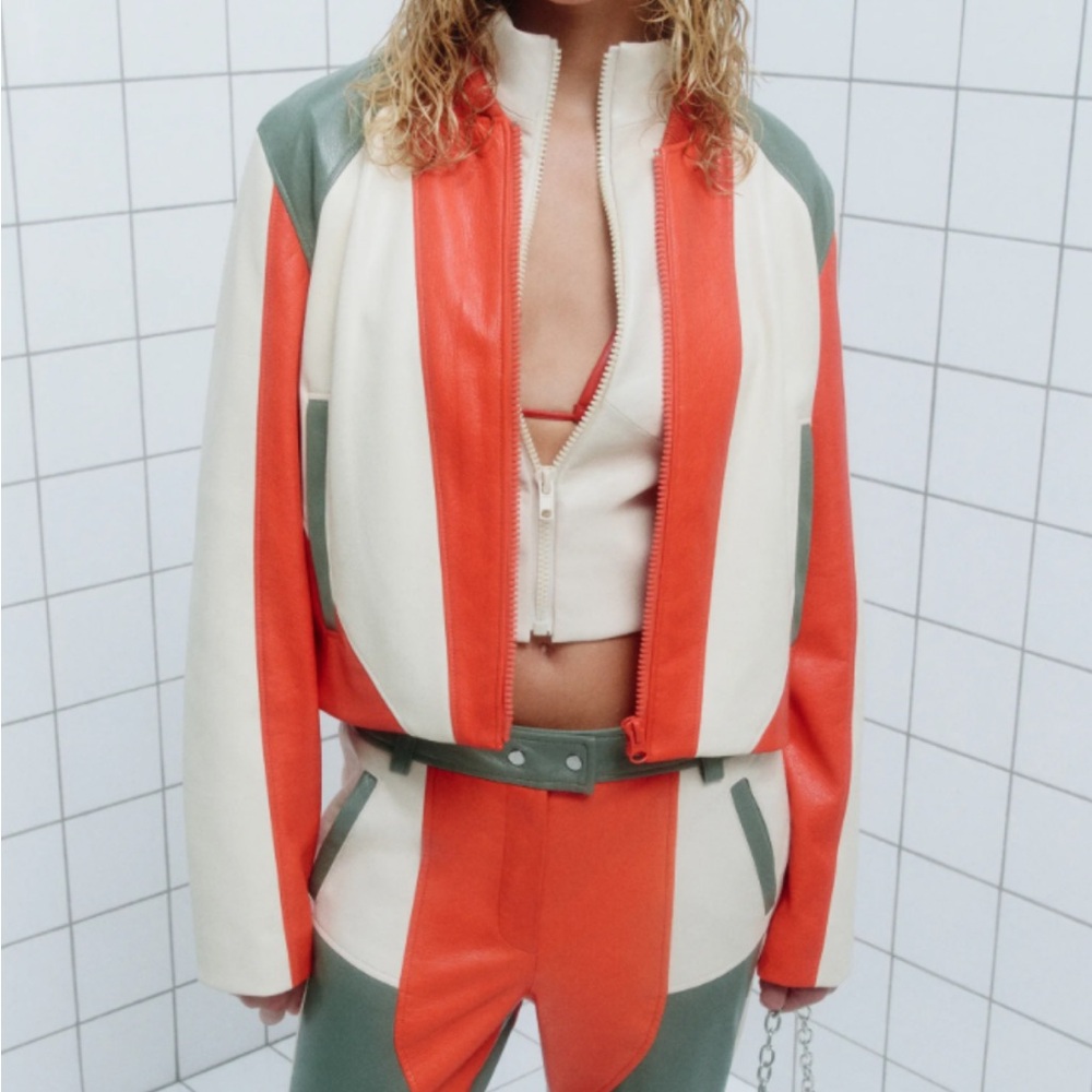 Stand studio jacket